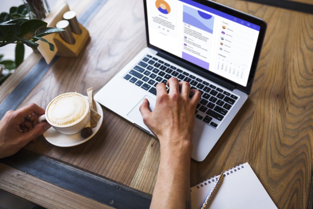 Mengunggah portofolio ke profil LinkedIn